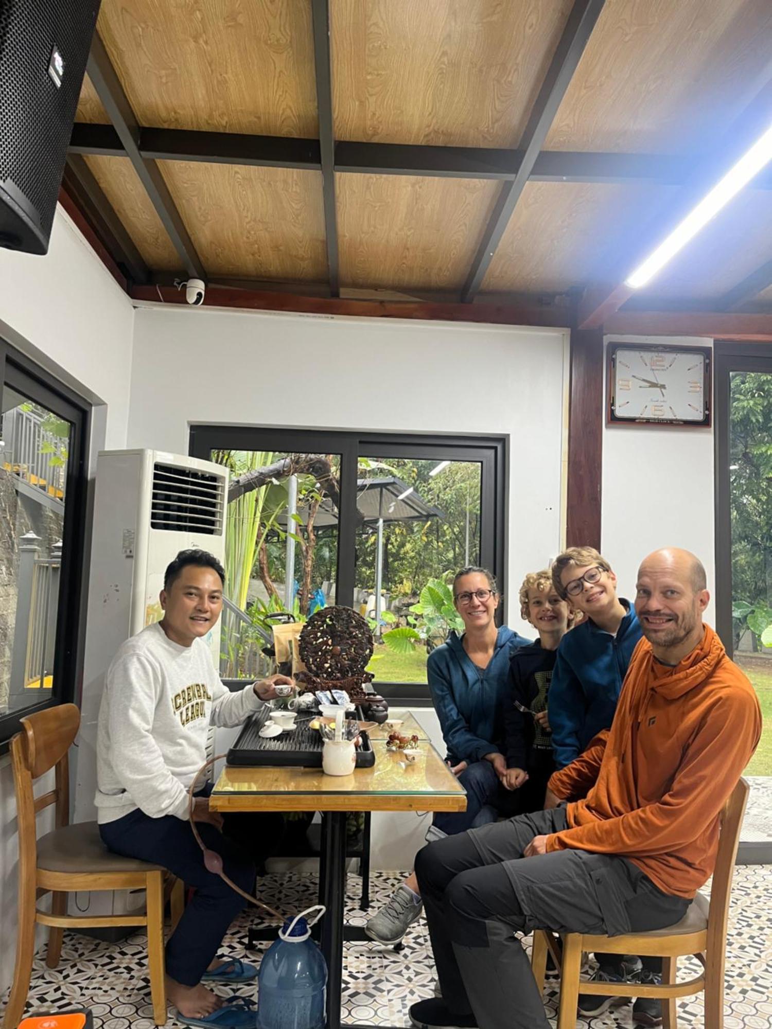 Lake House Ha Giang Exteriör bild